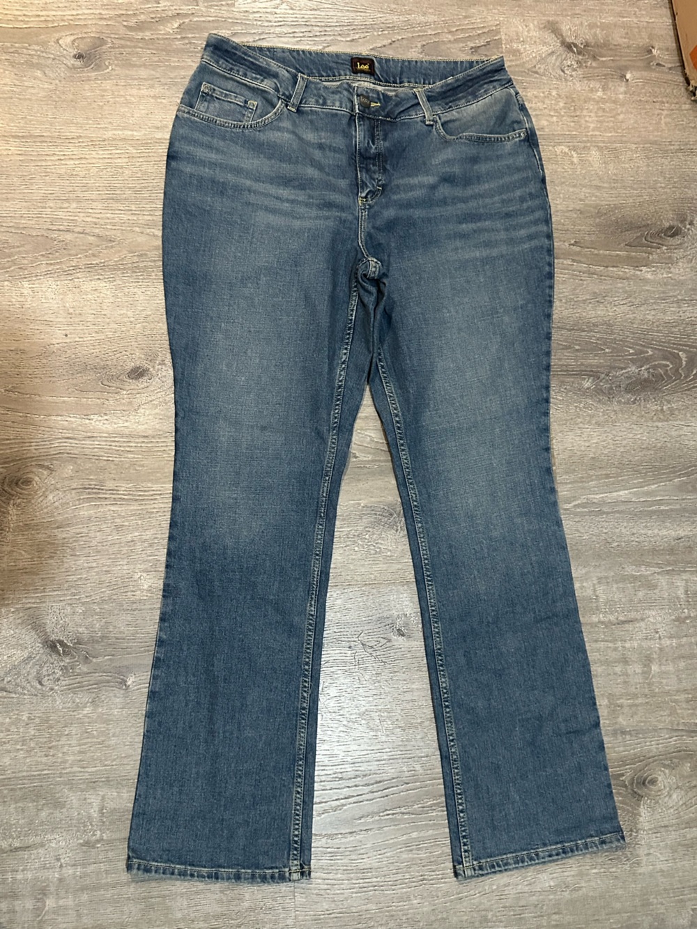 Lee Women’s 18W Bootcut Jeans Blue Denim NWT Mid Rise 5 Pocket